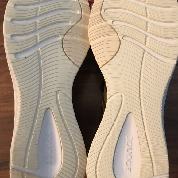 Adidas Edge Lux 5  
size 8.5
Never Worn
NWT - Picture 4 of 6